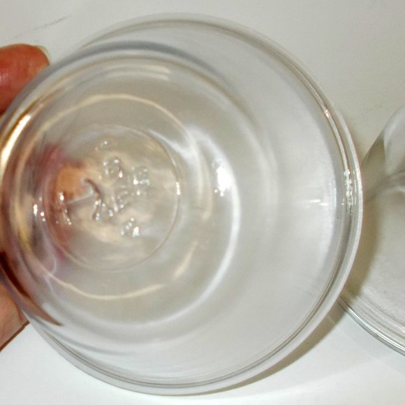 2 Vintage Anchor Hocking Ramekin Custard Bowls Cups (1 w/Plastic Lid) - Picture 4 of 4